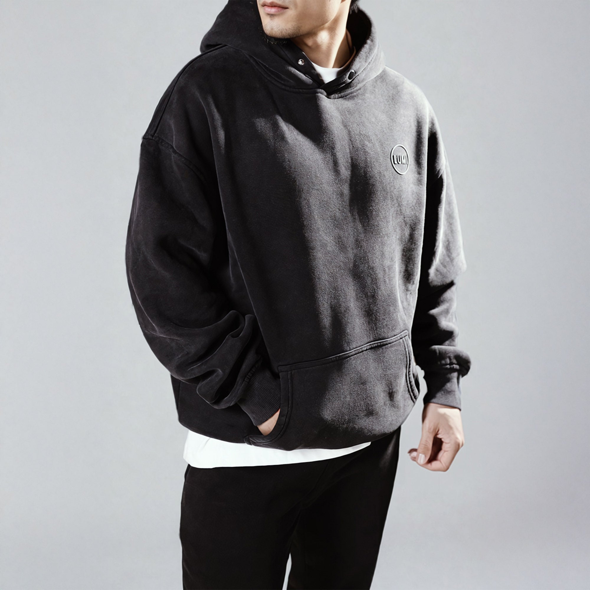 LUMI_Stone-Washed-Hoddie-Model_241114-2.jpg