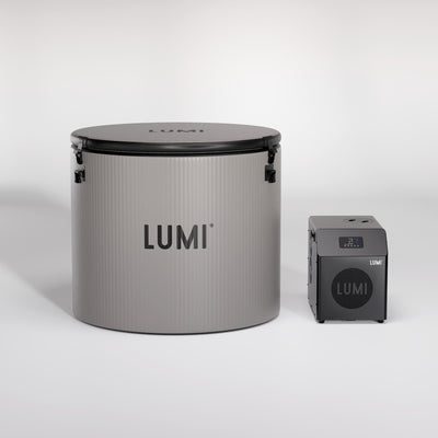 LUMI Pod PRO Ice Barrel in stone grey with lid closed and Mini Chiller 2 unit for cold therapy bundle